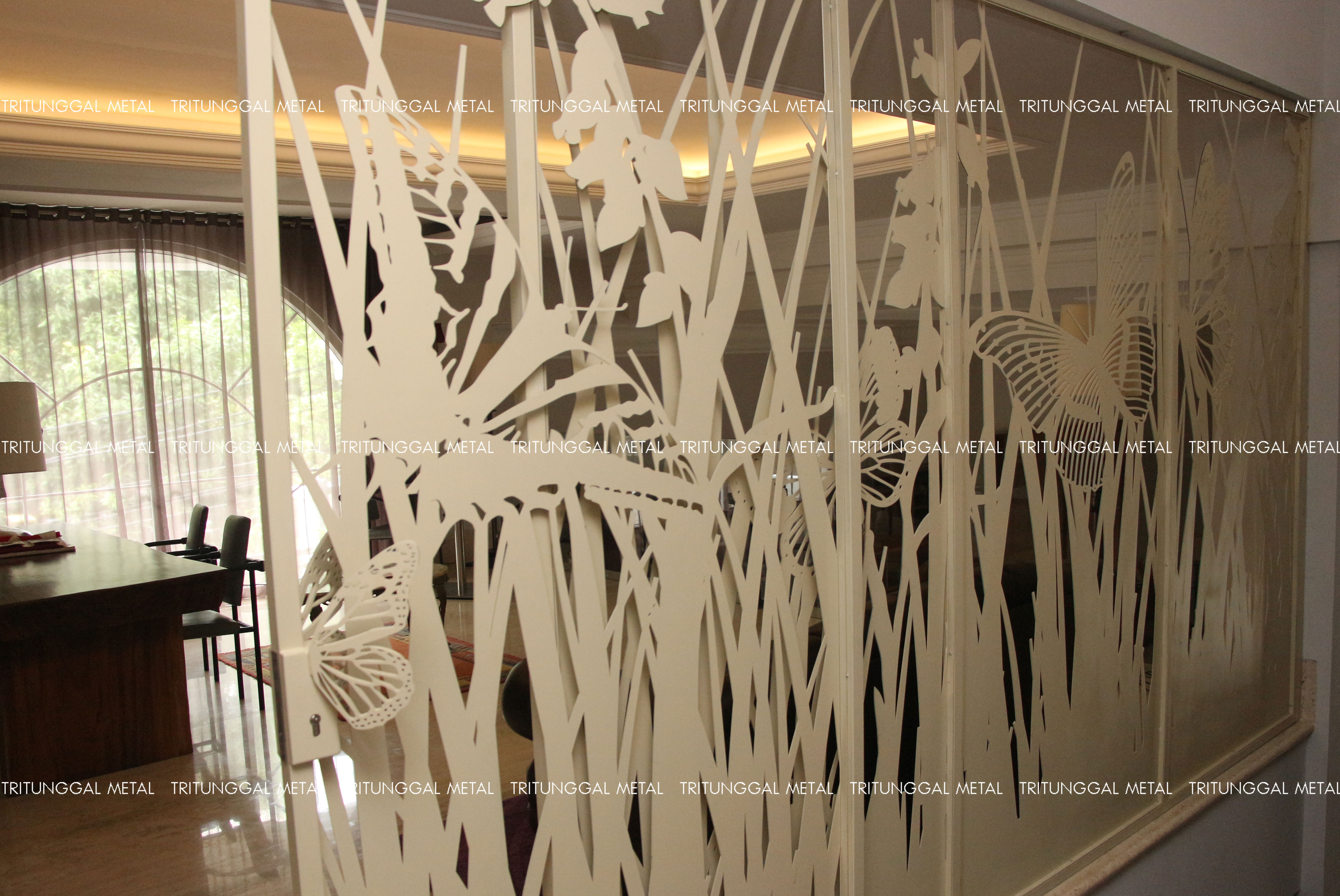 partisi laser cut motif kupu kupu tritunggal metal partisi laser cut motif kupu kupu tritunggal metal
